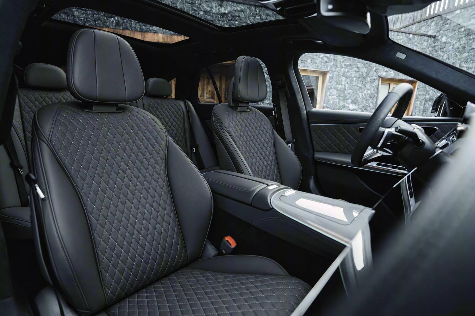 Mercedes-Benz E-Class (W214) — дизайн-проект салона
