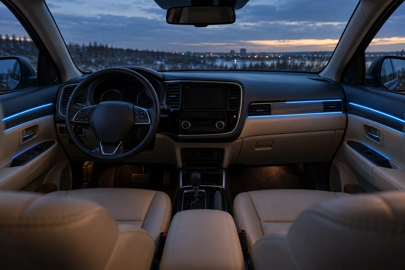 Иллюстрация: контурная подсветка вдоль панели и дверей Mitsubishi Outlander