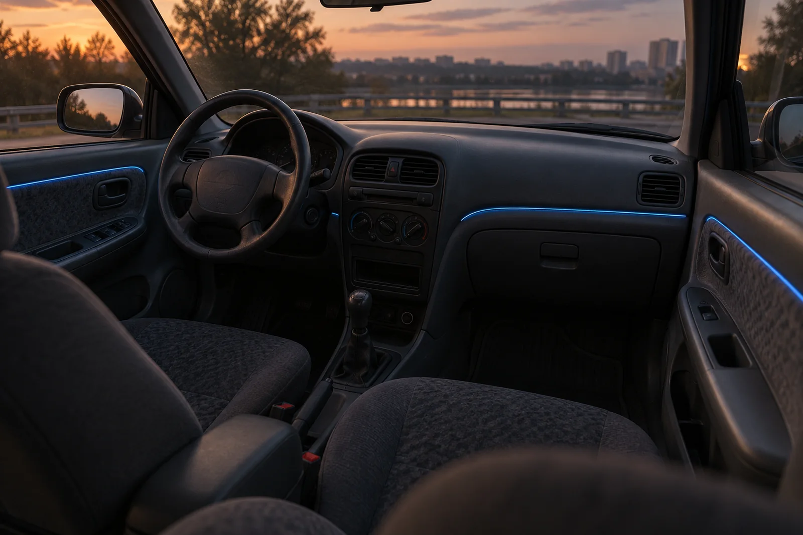Иллюстрация: контурная подсветка вдоль панели и дверей Hyundai Accent