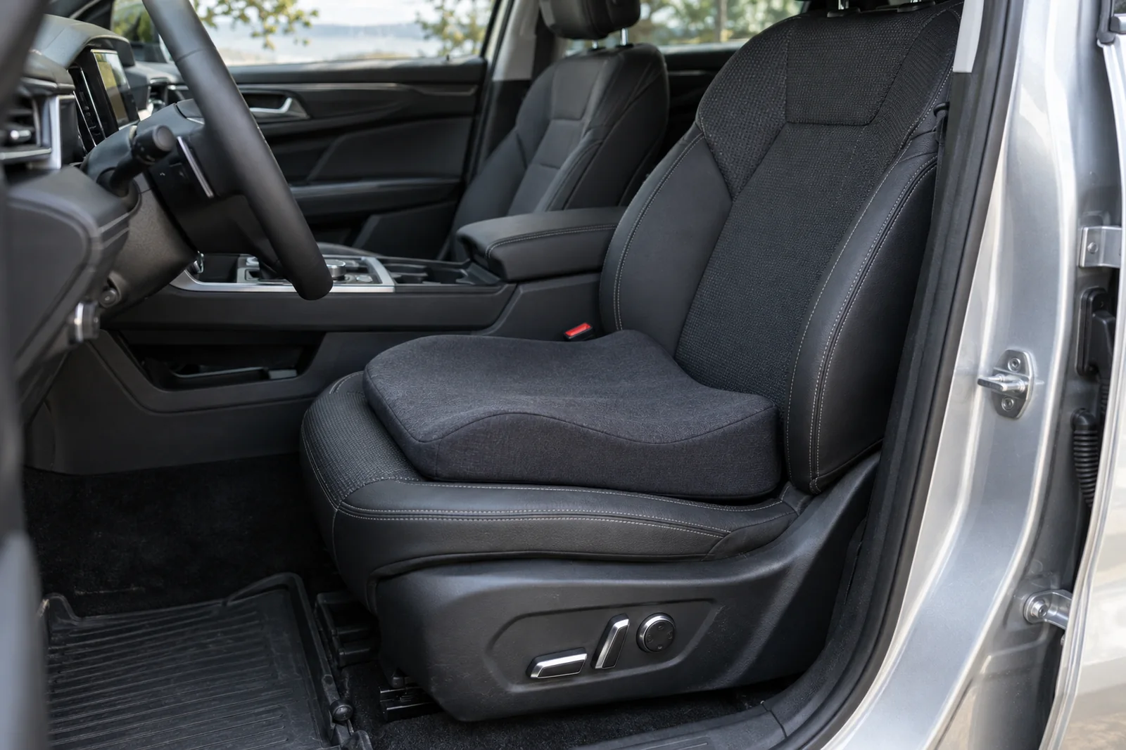 Иллюстрация: ортопедическая подушка на сиденье Haval