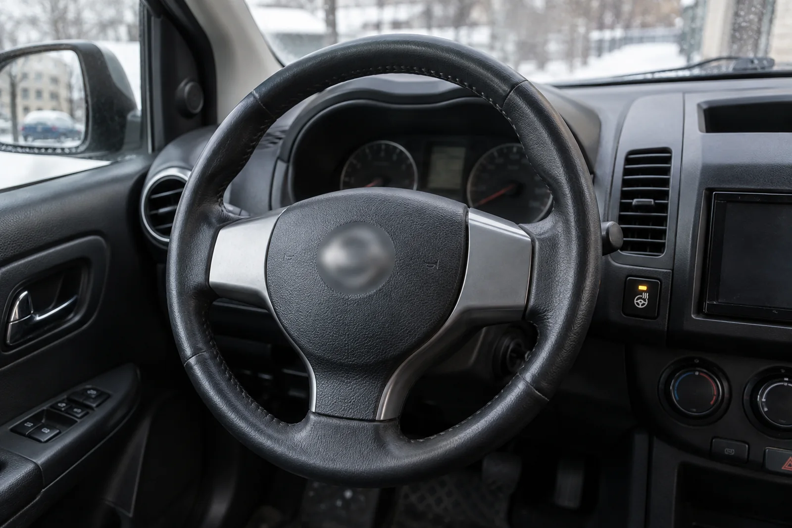 Иллюстрация: клавиша подогрева руля, Nissan Note