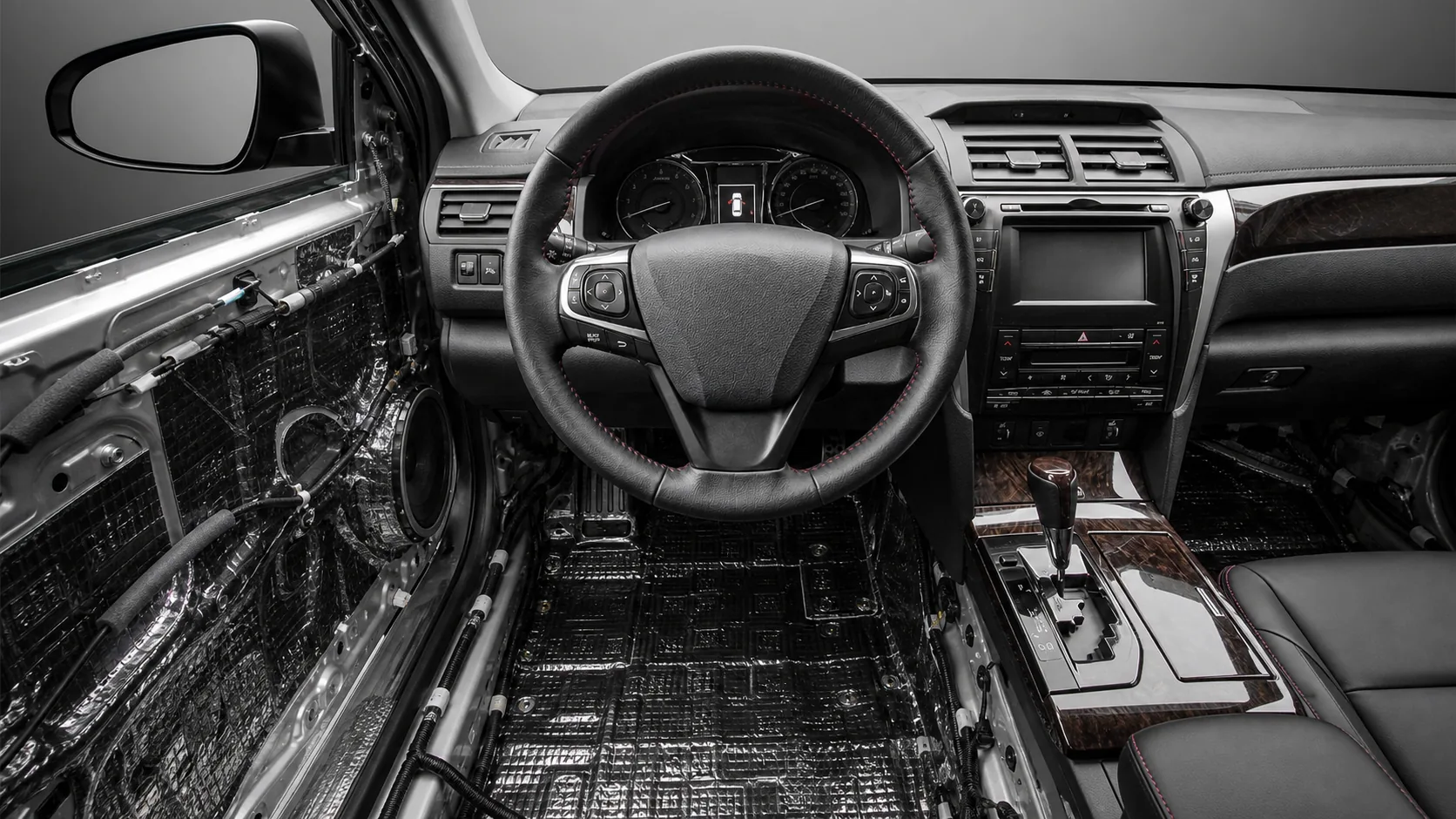 Иллюстрация: Шумоизоляция Toyota Camry — виброизоляция и шумопоглощение салона, работа КупиСалон