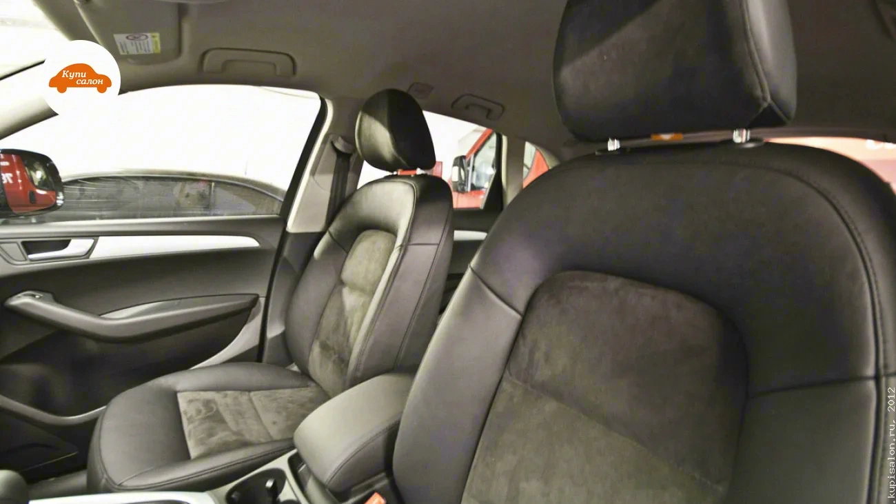 Audi Q5 — Перетяжка сидений и подлокотников в салоне автомобиля, комбинированная отделка