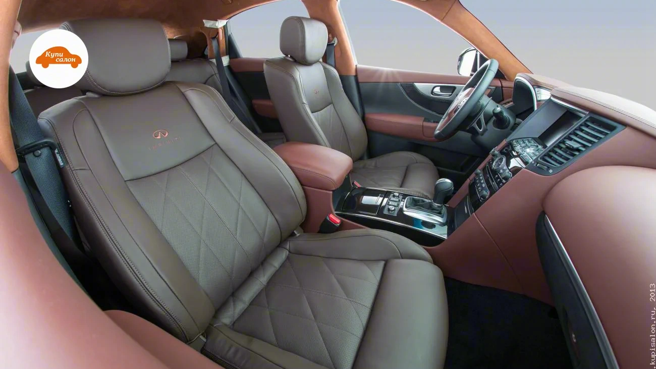 Infiniti FX37 — Перетяжка салона Infiniti в коричневую кожу с ромбовидной прострочкой и вышивкой
