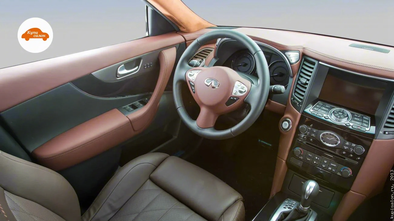 Infiniti FX37 — Перетяжка салона Infiniti FX в коричневую кожу с перфорацией и ромбовидной строчкой