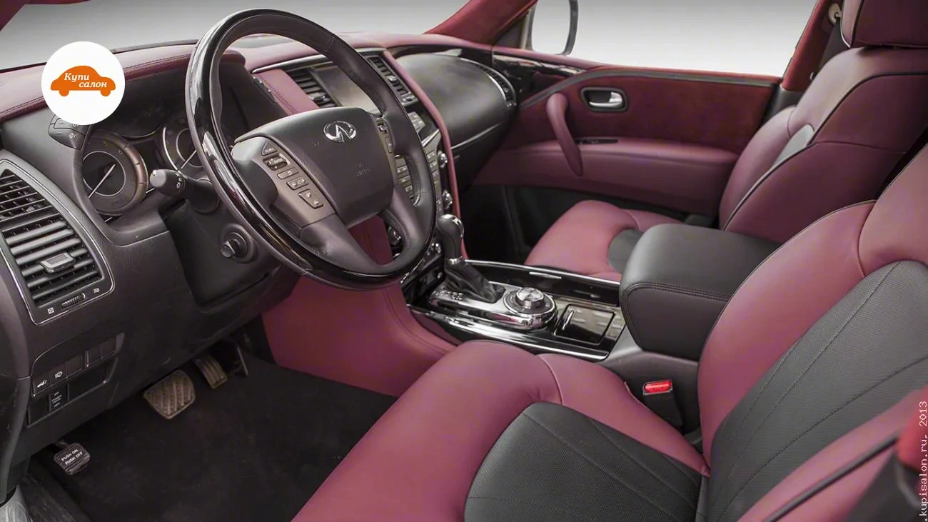 Перетяжка салона Infiniti в бордовую кожу и алькантару с черными акцентами