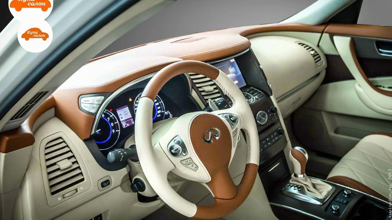 Infiniti QX70 — Перетяжка салона Infiniti в двухцветную кожу с акцентами на руле и торпедо