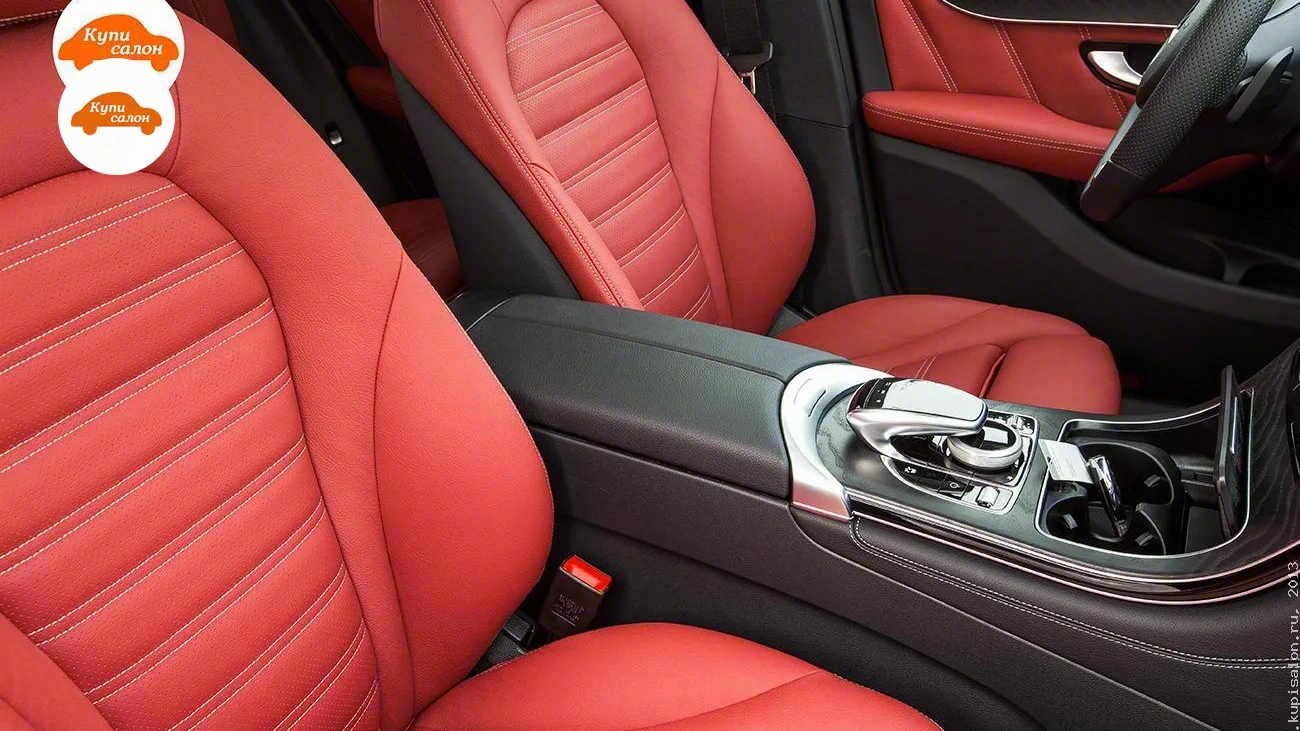 Mercedes-Benz GLC — Красный кожаный салон с белой строчкой и черной центральной консолью