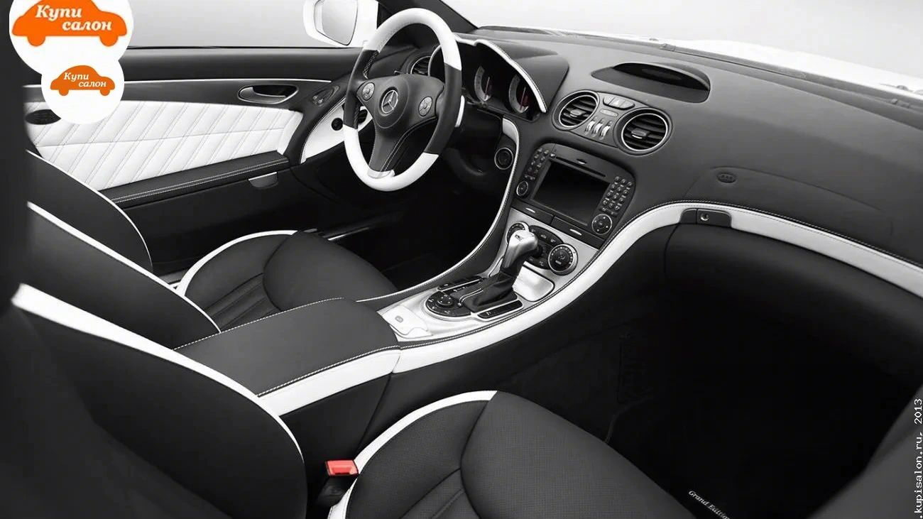 Mercedes-Benz SL — Интерьер Mercedes-Benz SL-Class с перетяжкой салона в черно-белую кожу с ромбовидной прострочкой