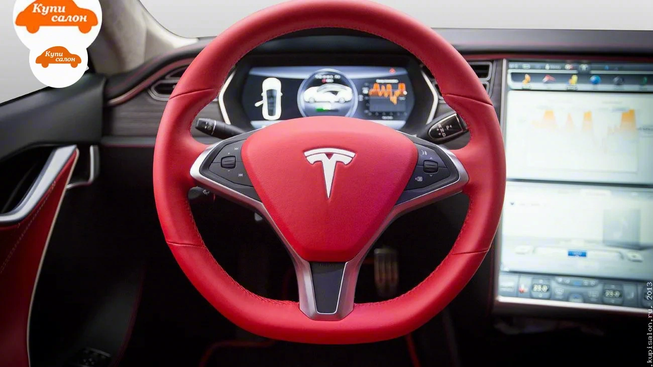 Tesla Model S — Перетяжка руля Tesla Model S в красную кожу. Тюнинг салона КупiСалон