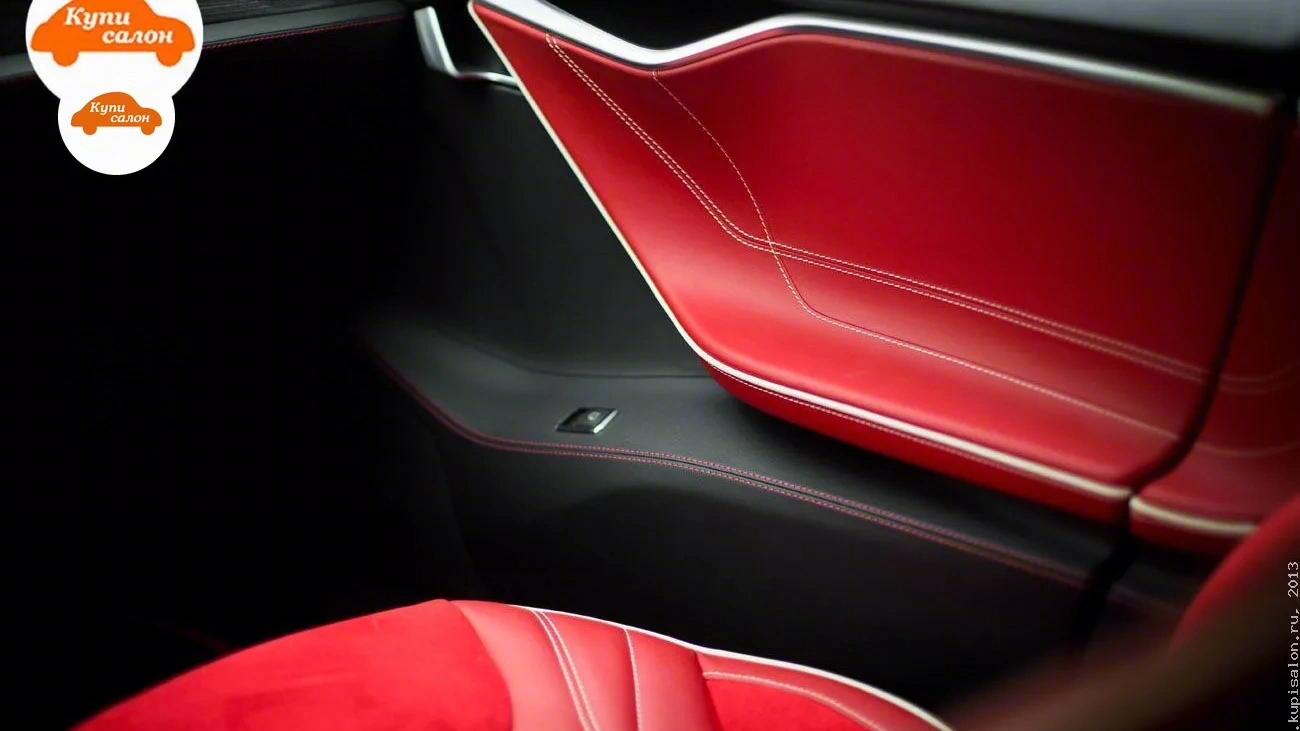 Tesla Model S — Перетяжка салона Tesla Model S в красную кожу с белой строчкой. КупиСалон