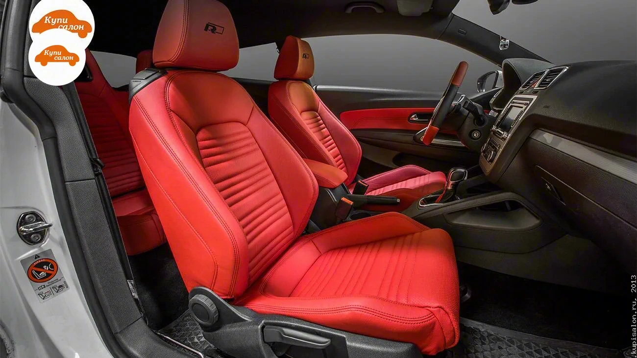 Перетяжка салона Volkswagen Scirocco красной кожей с вышивкой логотипа R