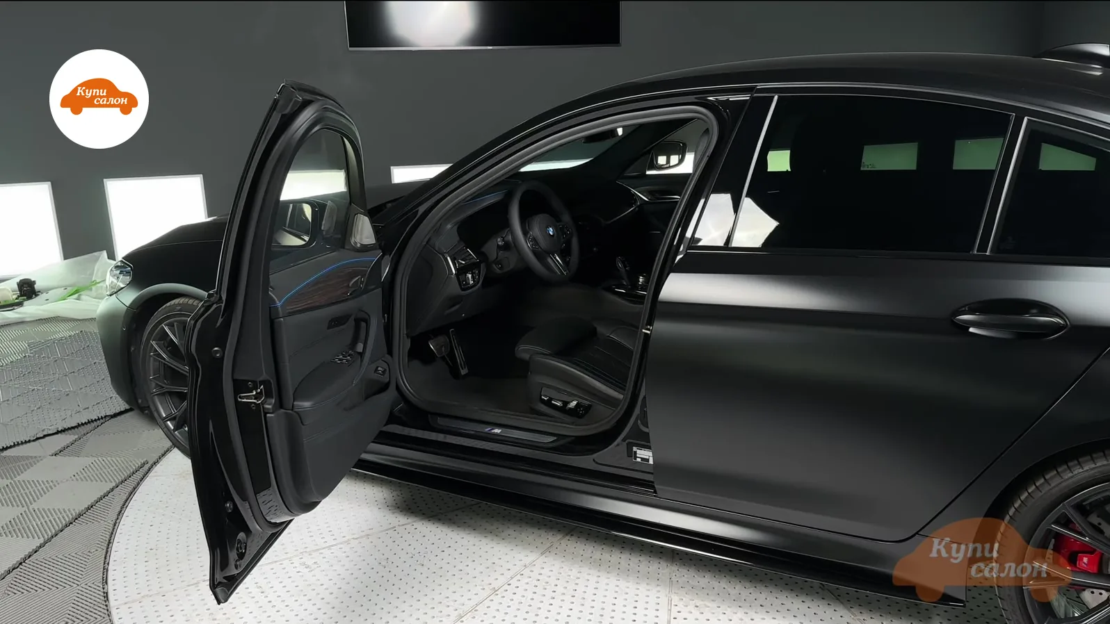 BMW 5 серия — амбиентная подсветка