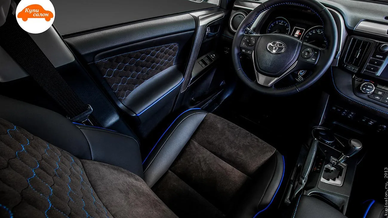Toyota RAV4 — амбиентная подсветка
