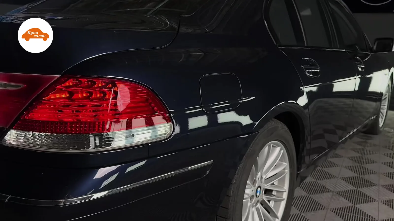 Полировка кузова BMW 7-й серии, темно-синий цвет, глубокий блеск