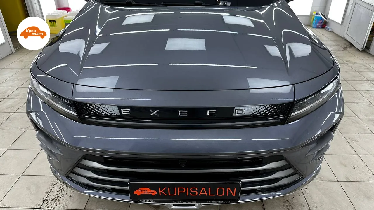 Оклейка защитной пленкой капота и бампера Exeed, серый цвет