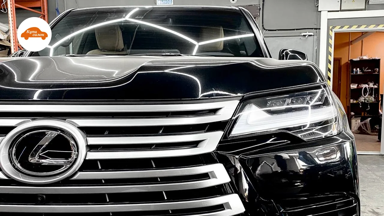 Полная оклейка автомобиля полиуретановой пленкой (PPF) черного Lexus