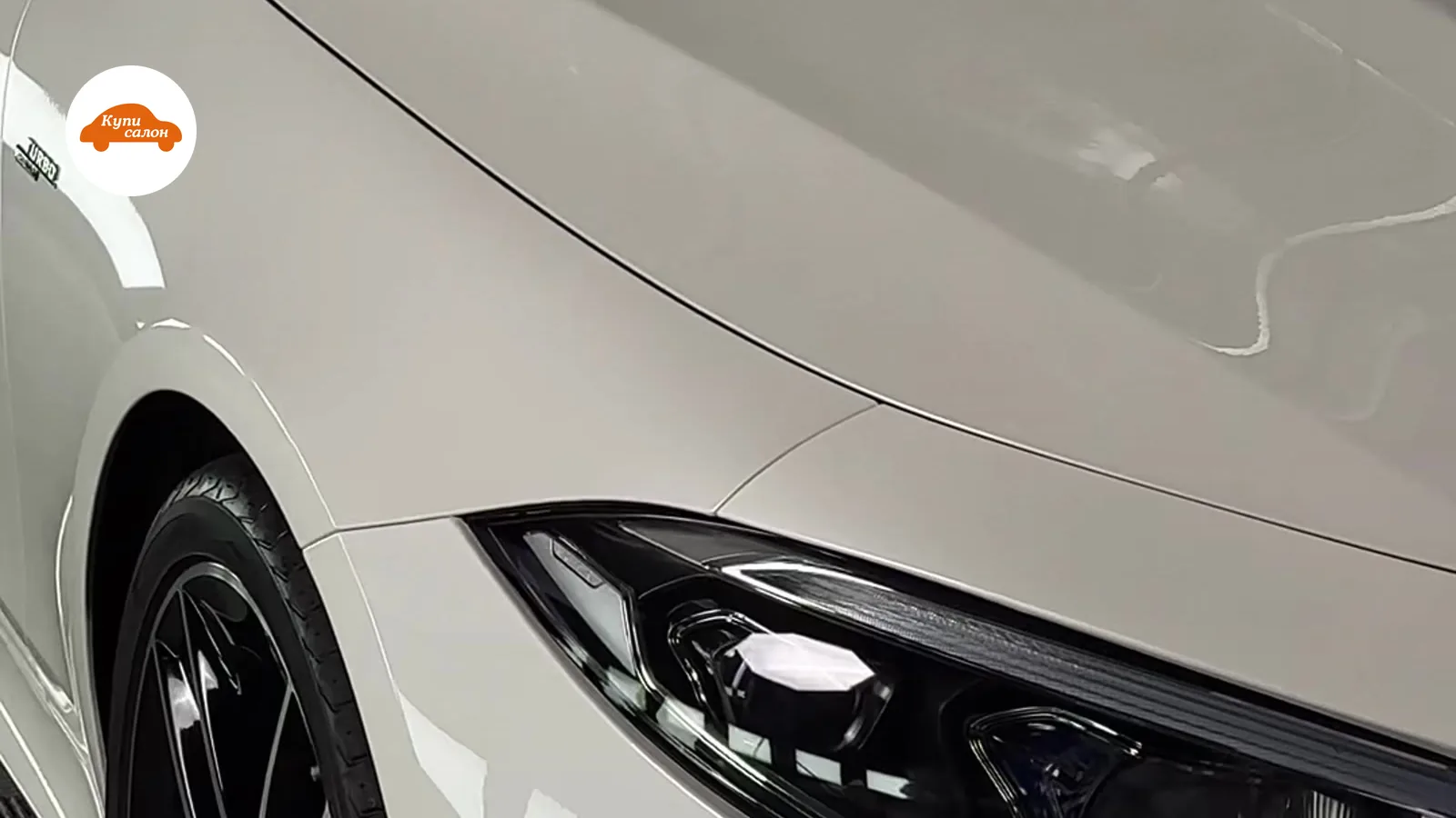 Белый Mercedes-Benz, оклейка защитной пленкой капота, переднего крыла и фары