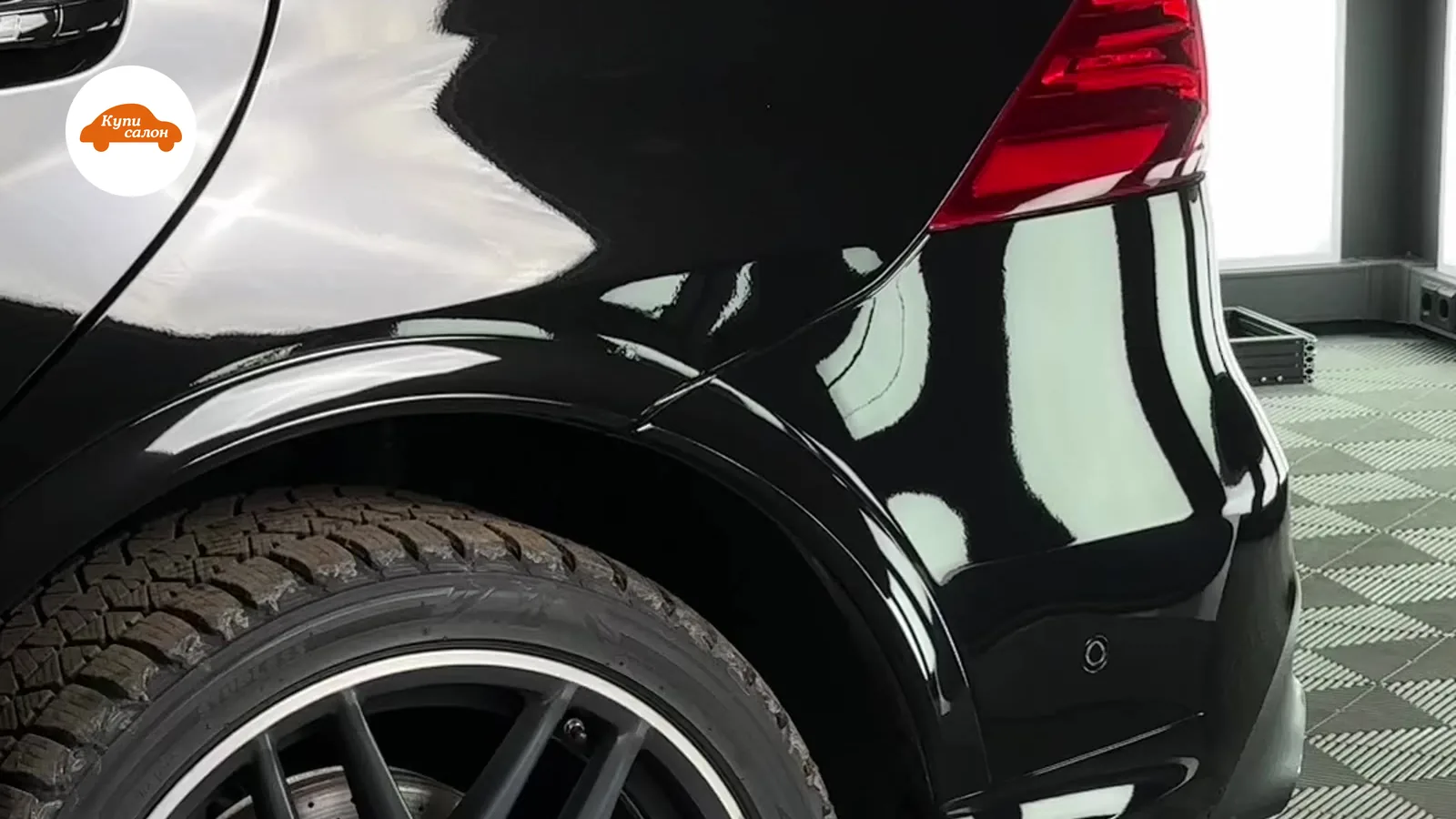 Защита кузова черного внедорожника Mercedes-Benz GLE полиуретановой пленкой, полировка, керамическое покрытие