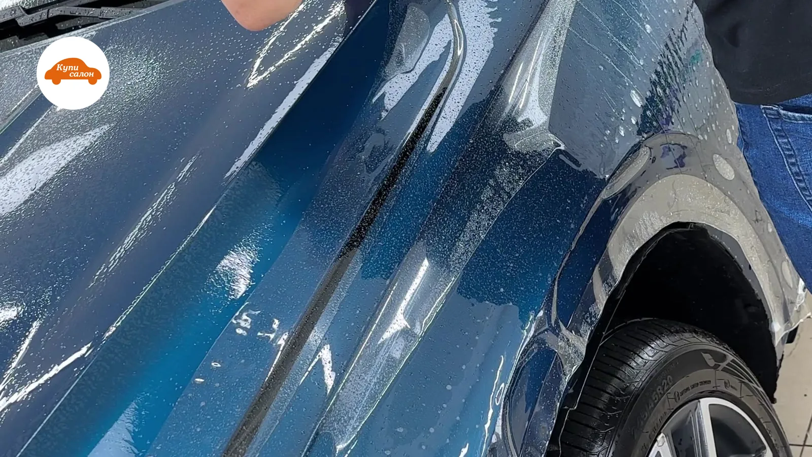 Оклейка крыла кроссовера Geely защитной полиуретановой плёнкой — на примере Geely Monjaro