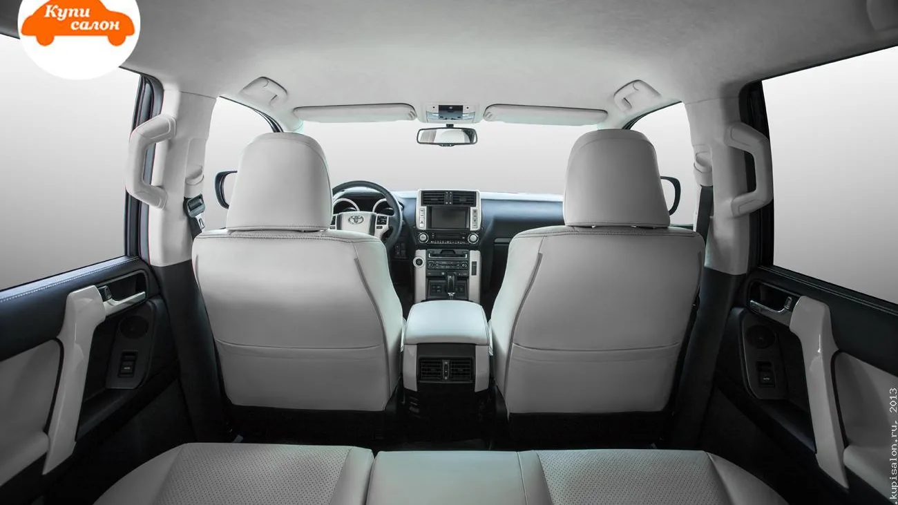 Toyota Land Cruiser Prado 150: светлый потолок в алькантаре вместе со стойками и светлый салон — работа КупиСалон