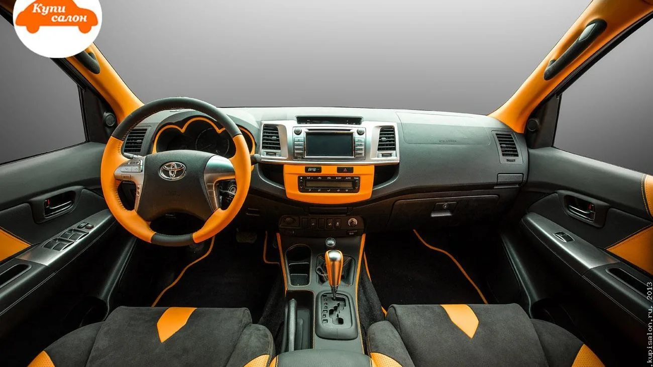 Toyota Fortuner — перетяжка салона