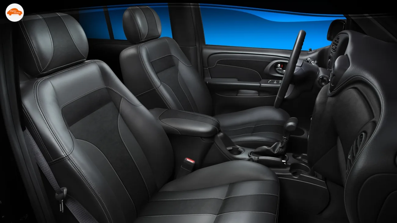 Перетяжка сидений Chevrolet Trailblazer — передние сиденья, тоннель и пассажирская часть панели