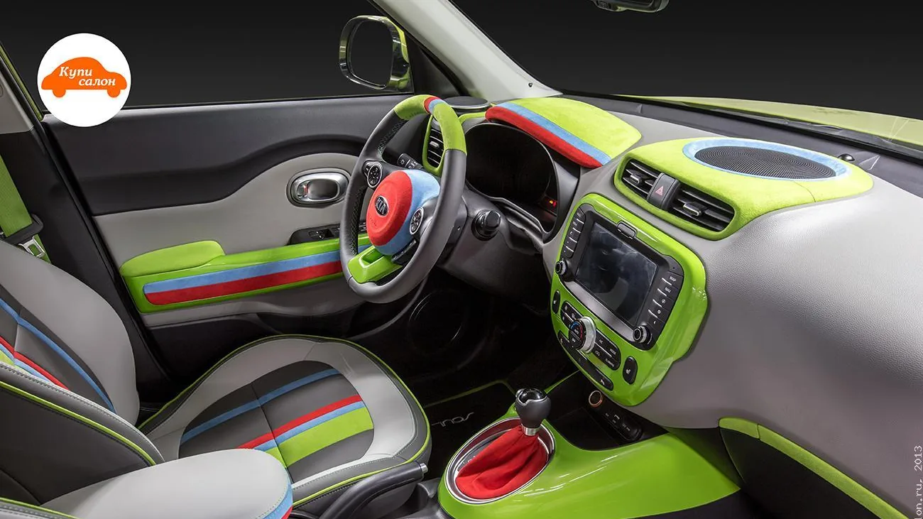 Перетяжка сидений Kia Soul — передняя часть салона с пассажирской стороны сверху