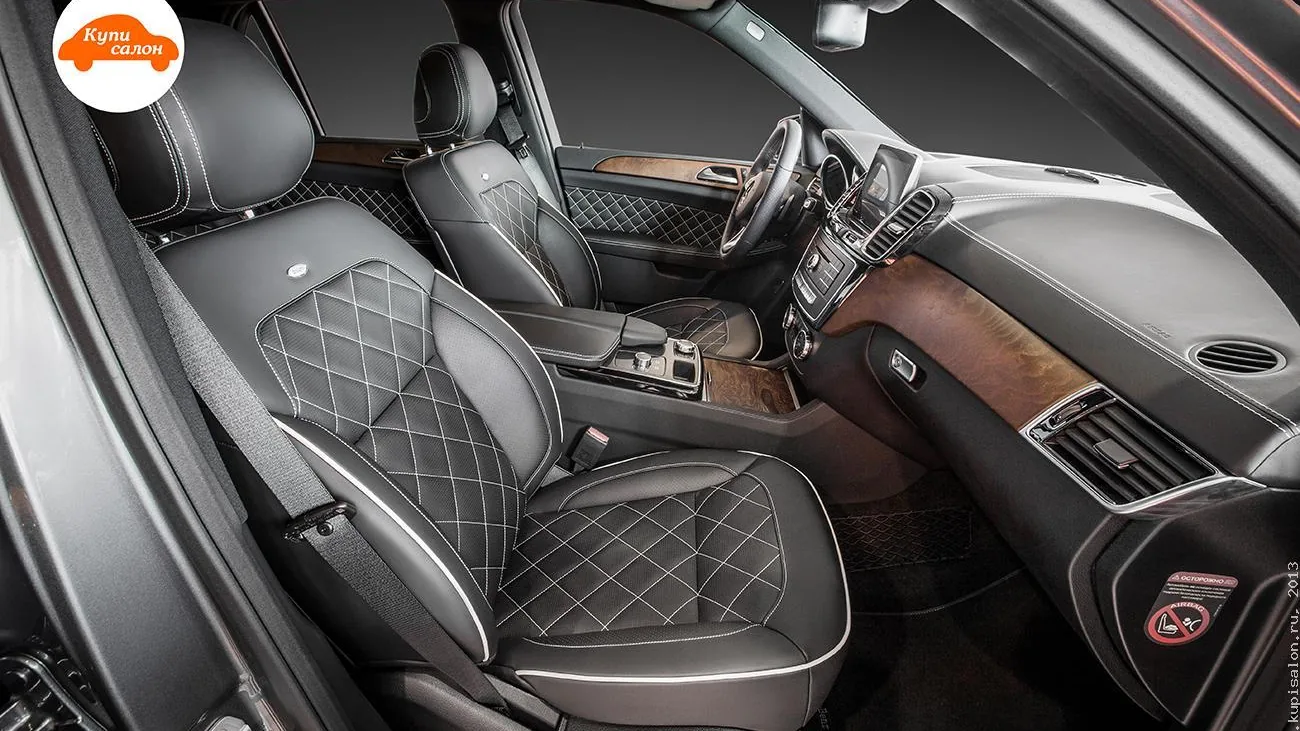 Перетяжка сидений Mercedes-Benz черной кожей с ромбовидной строчкой и белым кантом
