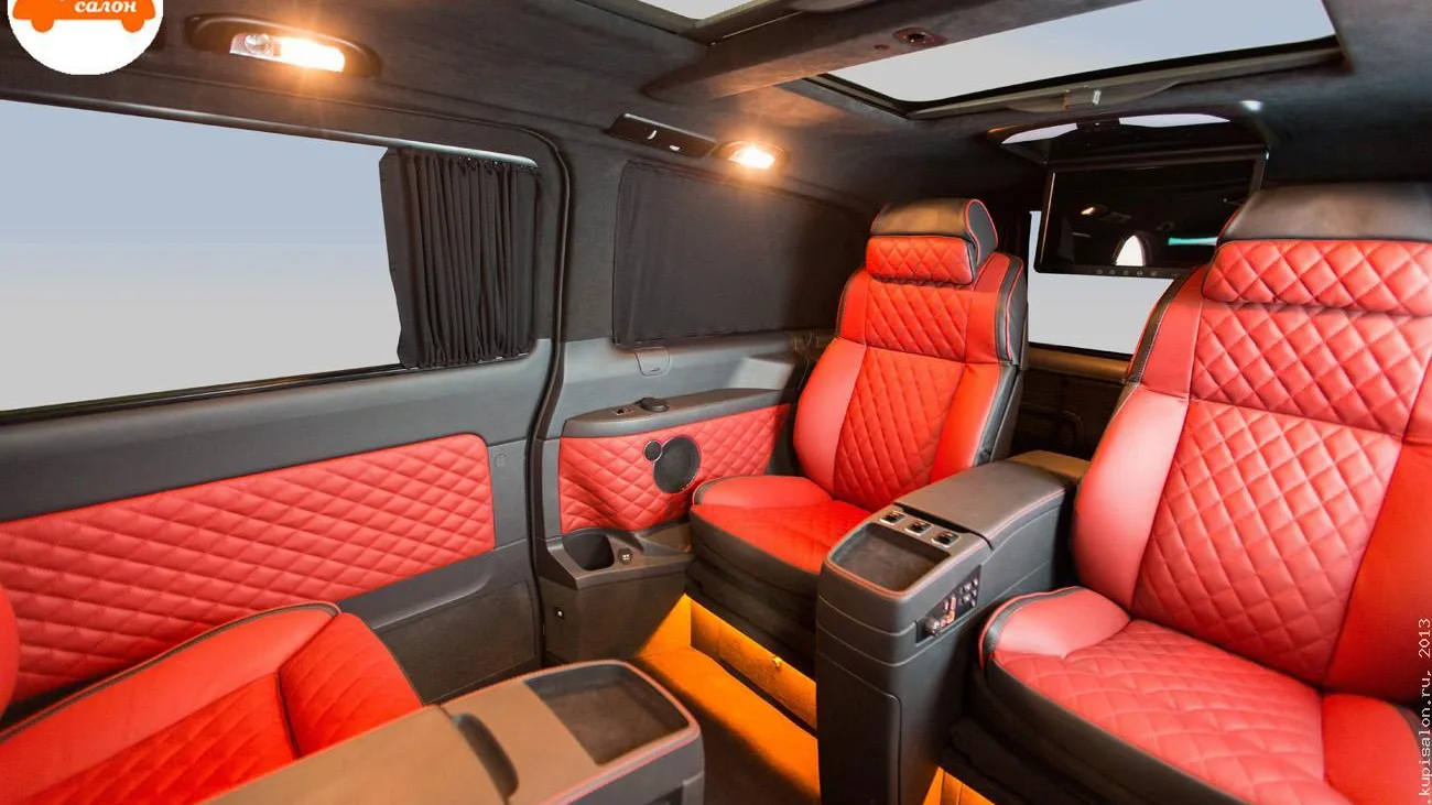 Mercedes-Benz Viano: кресла, вставки дверей и боковых панелей в красной коже с ромбовидной стёжкой — работа КупиСалон