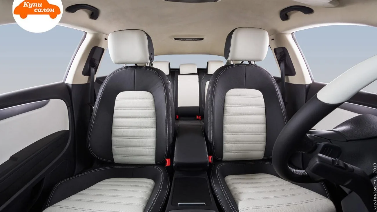 Перетяжка сидений Volkswagen Passat Cc — фронтальный обзор сидений и потолка от торпедо