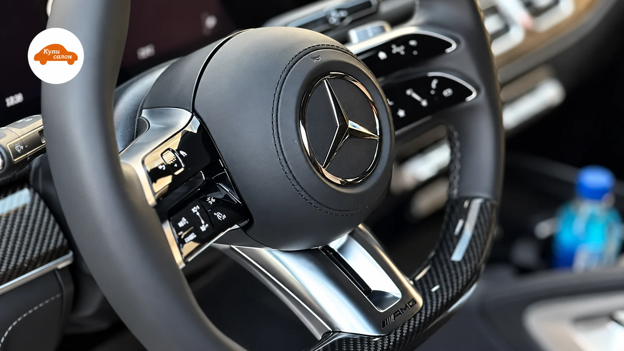 Перетяжка руля Mercedes-Benz, черная кожа и карбон